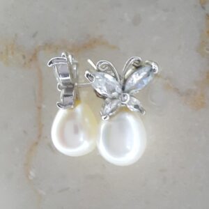 Butterfly earrings with a pearl and crystals